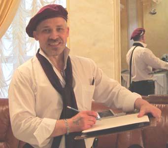 шаржист на свадьбу в Минске с мольбертом шарж по фото